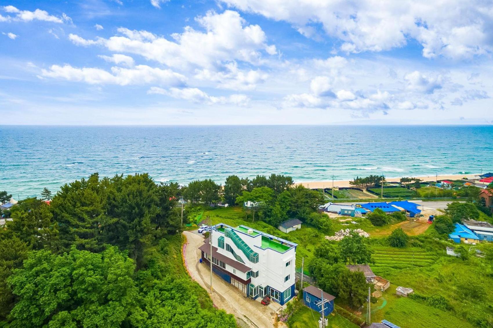 Gangneung Undukmaru Pension Exterior photo